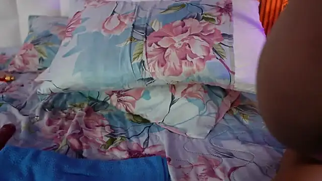 kinkylittlegirll webcam
