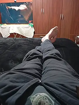 RopingUrsidae live cam on StripChat