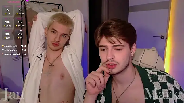 itsyanbb live cam on StripChat