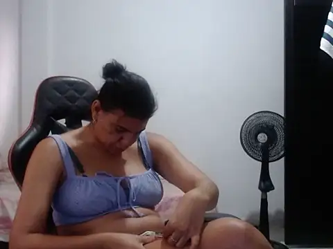 Adriana_0312 webcam