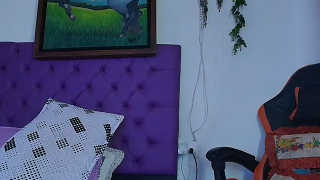 Cloeandtyfanny webcam