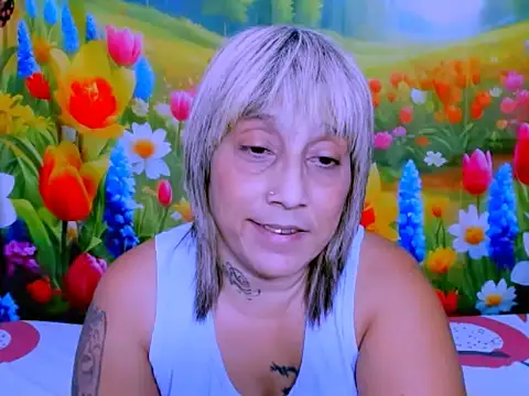 indianroxy webcam