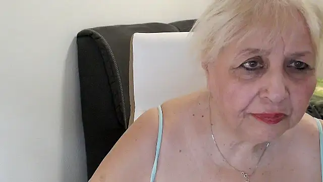 SusiLifeXXX webcam