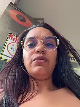 Sara-77 webcam