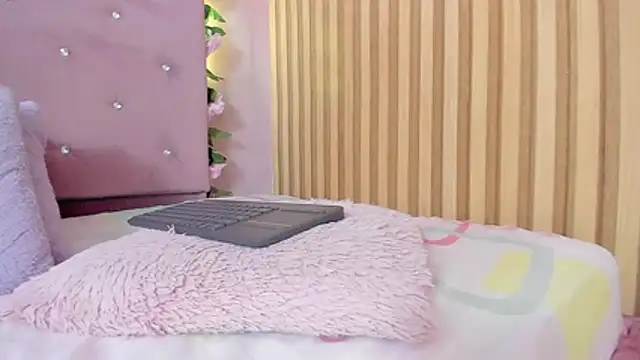lovely__kiss__ webcam