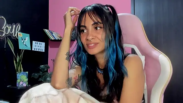azula_lillet live cam on StripChat