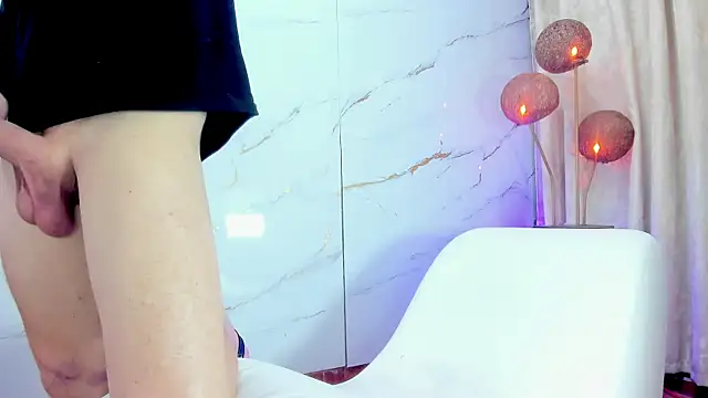 AmazingOrgasm live cam on StripChat