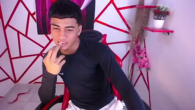 oliver-parker live cam on StripChat