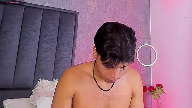 Alejandroo_Montenegro live cam on StripChat