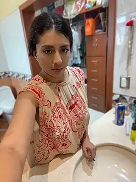 SweetHushviolet webcam