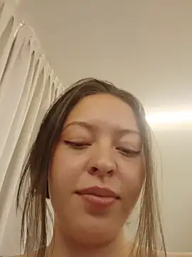 Clara_Belle webcam