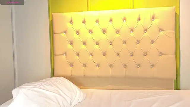 emmalawrence_'s live room