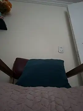 LilaRvsh webcam