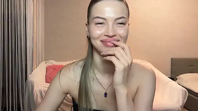 EmmyMills webcam