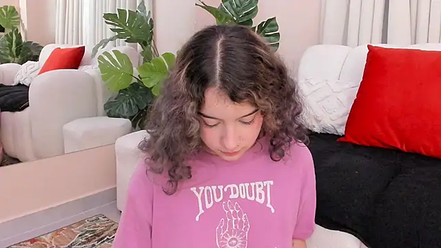 naira_velvett webcam