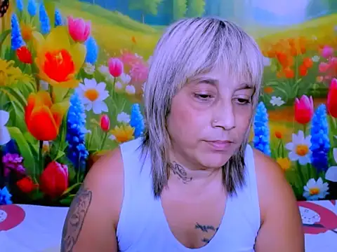 indianroxy webcam