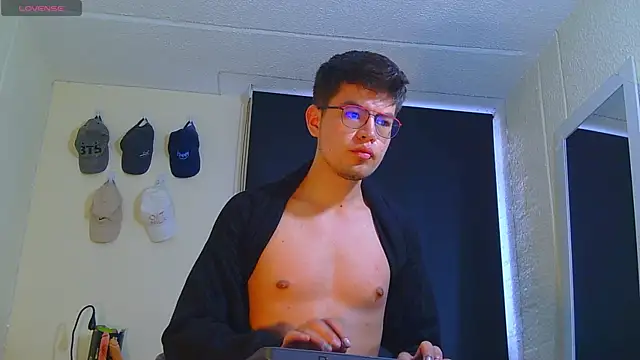 nicolatinboy webcam