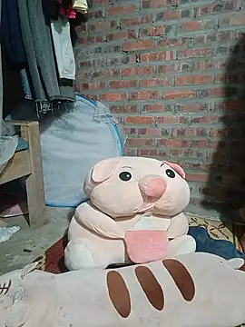 HeresThuy22 webcam
