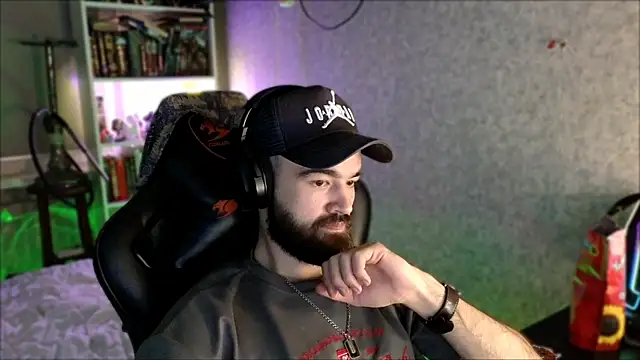 _Serious_Man webcam