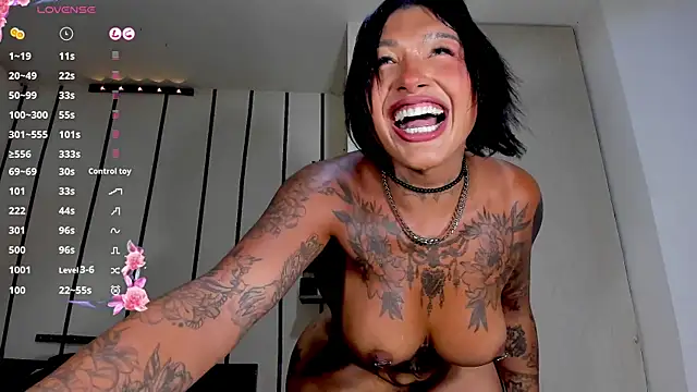 IsabellBigtitsxx webcam