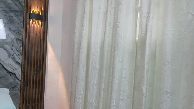 Mia_Collins7 webcam