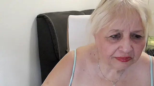 SusiLifeXXX webcam