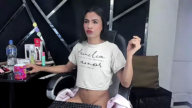 Aisha_hotts777 webcam