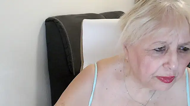 SusiLifeXXX webcam