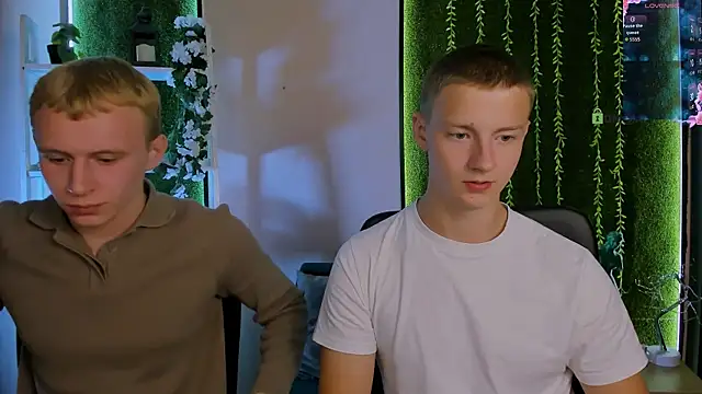 noah_nero webcam