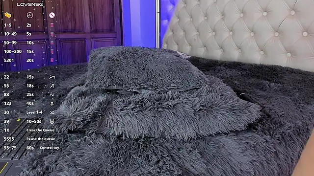 miss_alice_jones webcam