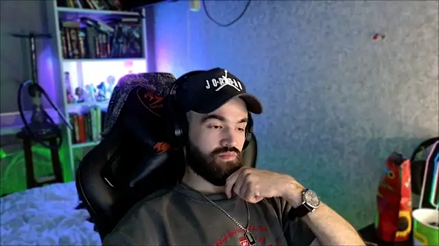 _Serious_Man webcam