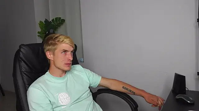 Logan_Falk webcam