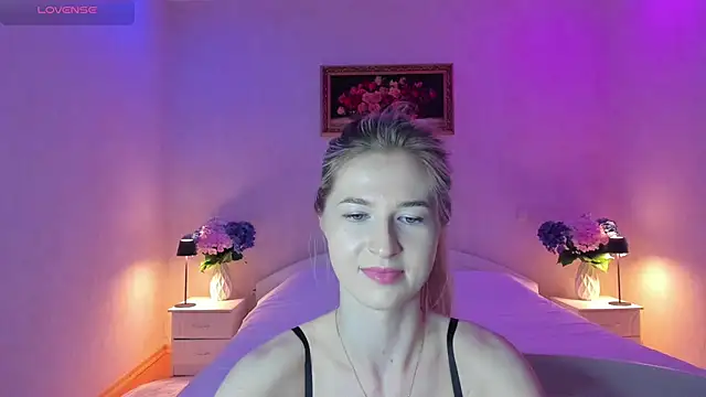 Julie_Blaze webcam