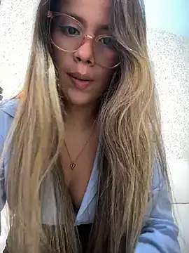 NINI__MOON__ webcam