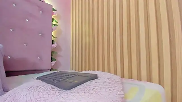 lovely__kiss__ webcam