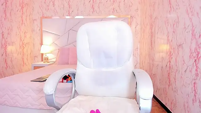 Emily_Whinfre webcam