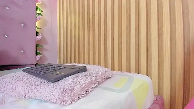 lovely__kiss__ webcam