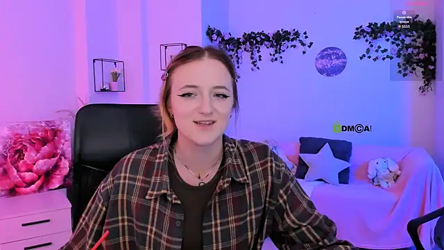 liana_kisses webcam
