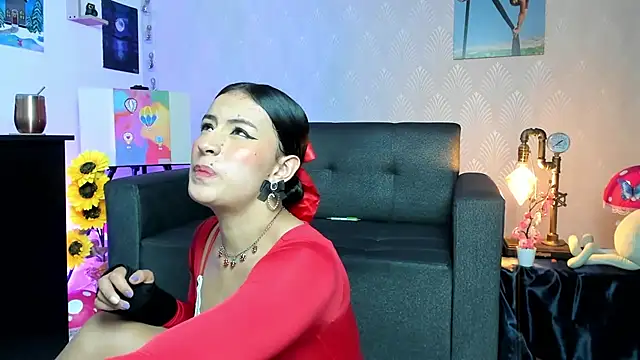 Alaia_Love77 webcam