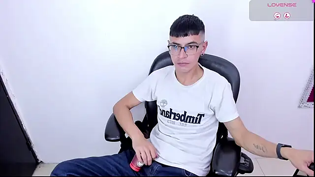 Alexx_bigcockk webcam