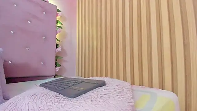 lovely__kiss__ webcam