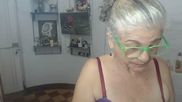 FunnyGrandma webcam