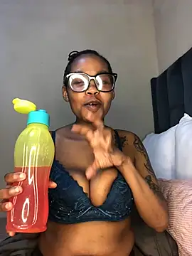 Nicole-Liam- live cam on StripChat
