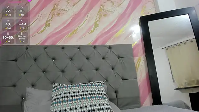 ZoeBluhs webcam
