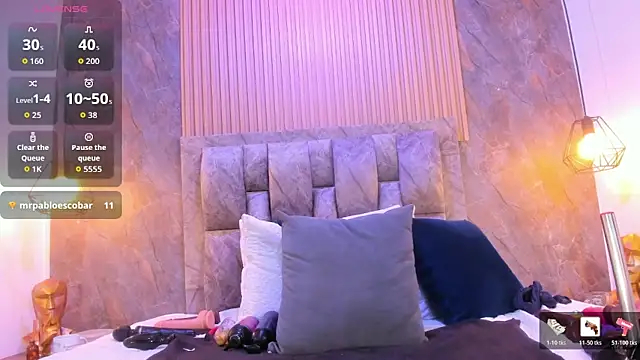 blondehorny699 webcam