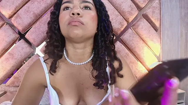 TamaraaHoney webcam