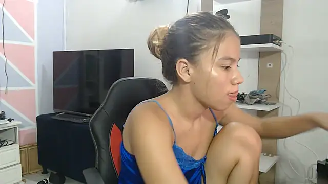 Naomi991 webcam