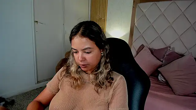 dulce_lyraa1 webcam
