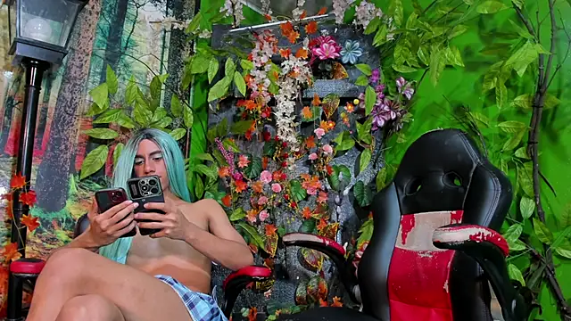 Elena_and_Julian webcam