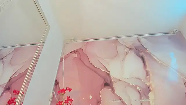 istina_uwu webcam